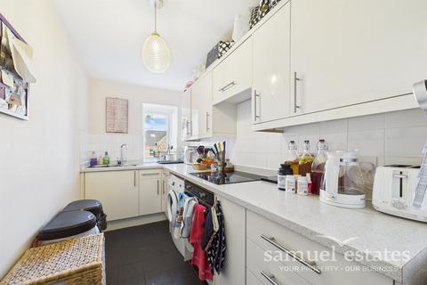 1 bedroom flat for sale, Streatham, London, SW16