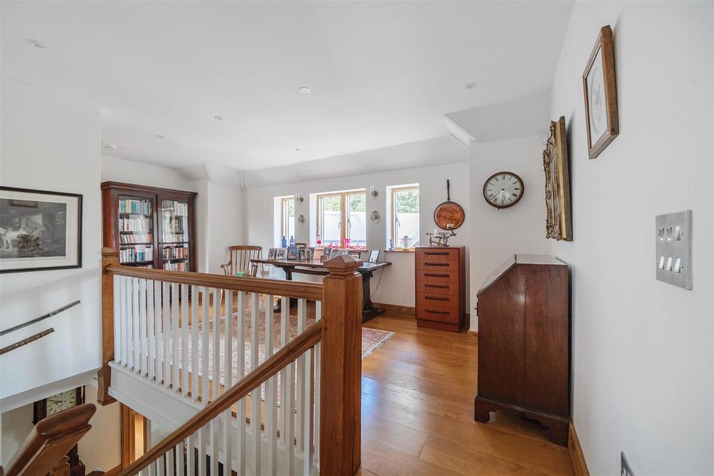 1356965-38-68d56bd2ba4c7-ARW.jpg