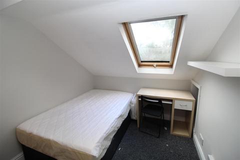 7 bedroom house to rent, Rhymney Street, Cardiff CF24