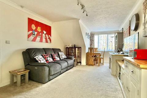 1 bedroom apartment for sale, Sea Road, Milford on Sea, Lymington, Hampshire, SO41