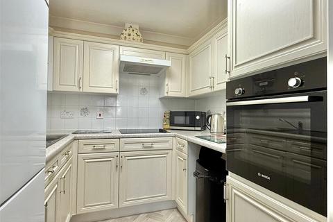 1 bedroom apartment for sale, Sea Road, Milford on Sea, Lymington, Hampshire, SO41