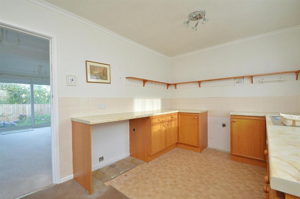 Resized Kitchen1.jpg