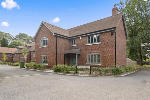 Dunmar Gardens, Camberley GU15
