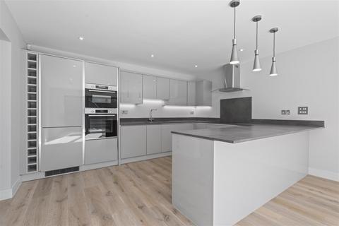 4 bedroom detached house for sale, Dunmar Gardens, Camberley GU15