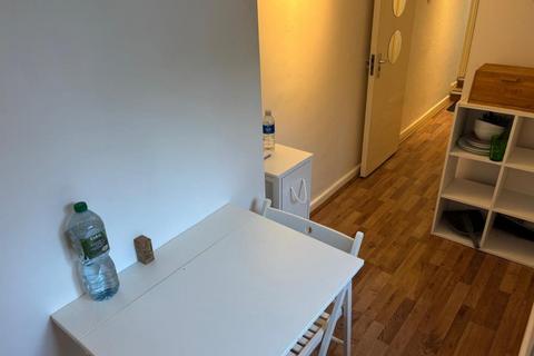 undefined, Foley Hall,  London Road,  Reading,  Berkshire,  RG1
