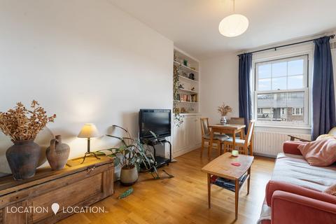 2 bedroom flat for sale, Gibson Gardens, London, N16