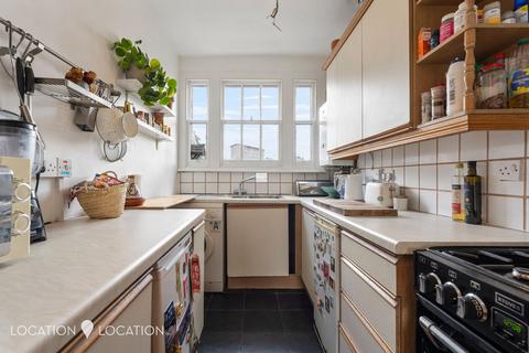 2 bedroom flat for sale, Gibson Gardens, London, N16