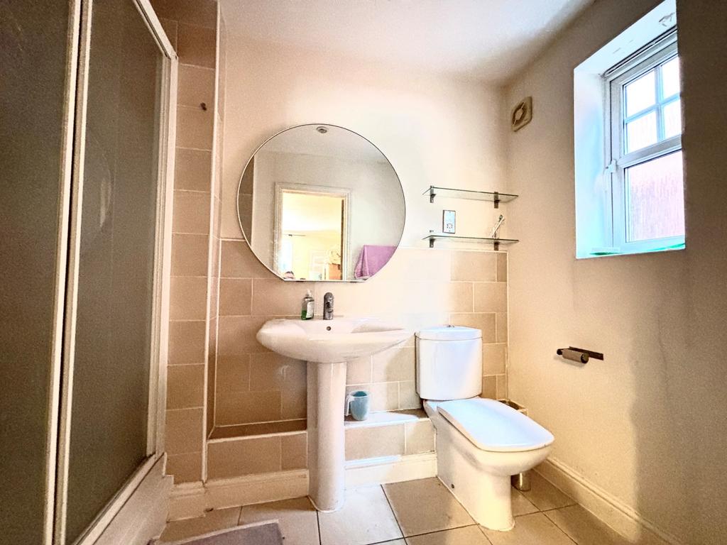 Bed 2 En-Suite