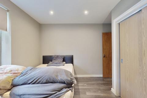 2 bedroom flat to rent, 86 London Road, Kingston upon Thames, Surrey, KT2