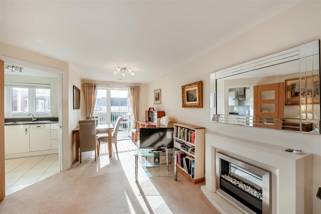 8580801-interior18v2.jpg
