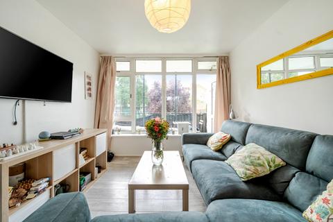 Heather Close, London, SW8