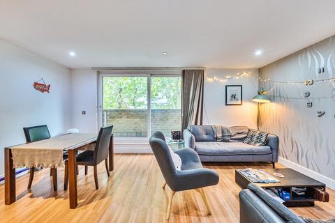 3 bedroom duplex for sale, Alscot Road, London