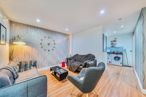 3 bedroom duplex for sale, Alscot Road, London