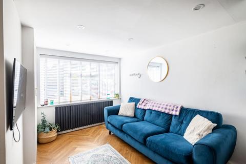 3 bedroom terraced house for sale, Stirling Close, Banstead, SM7
