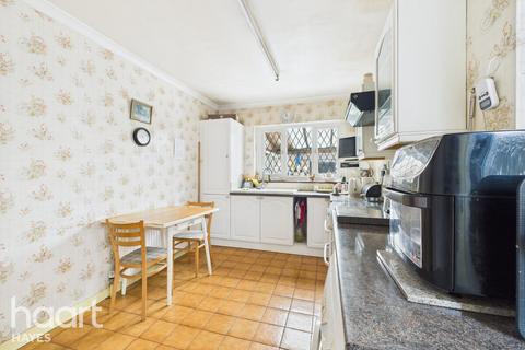 3 bedroom semi-detached house for sale, Lime Grove, Hayes