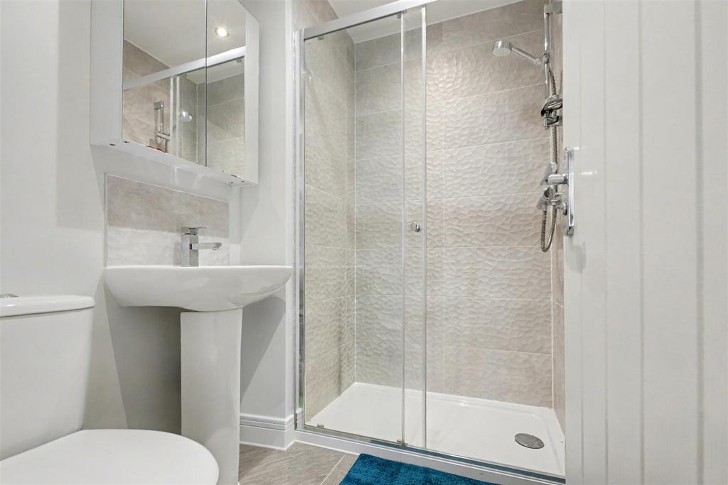 Ensuite.jpeg