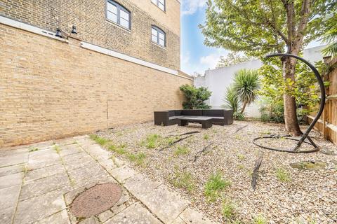 3 bedroom house for sale, Castle Mews, London SW17