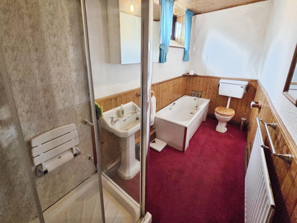 Pbox-bathroom-345361.jpg