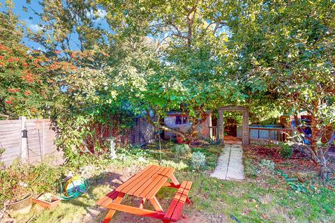 3 bedroom semi-detached house for sale, Pinner, Greater London HA5