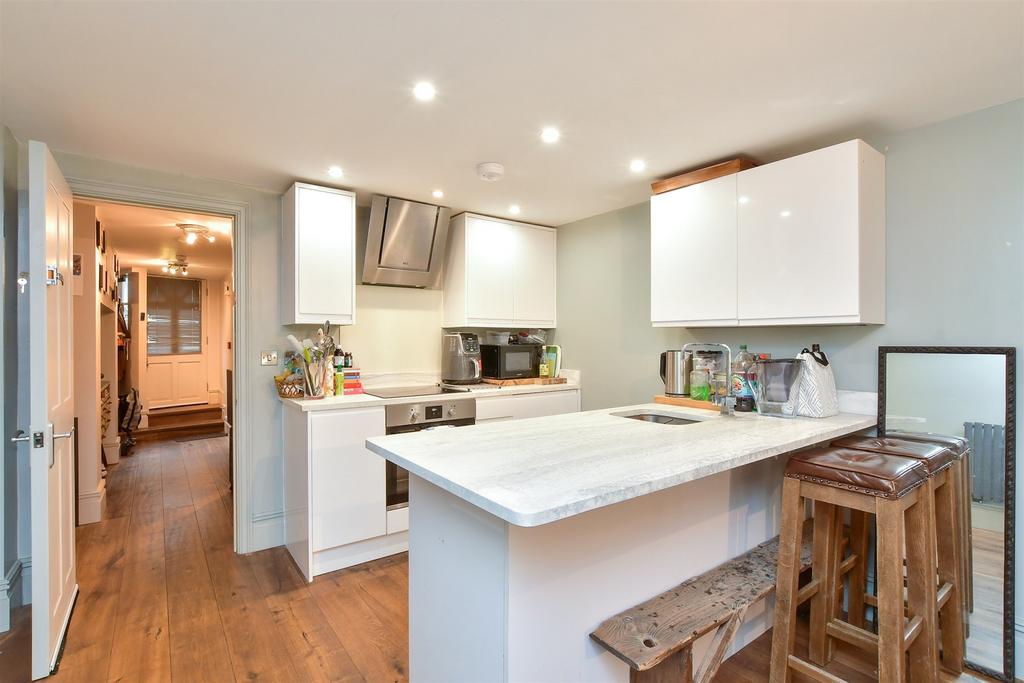 Lounge/ Kitchen