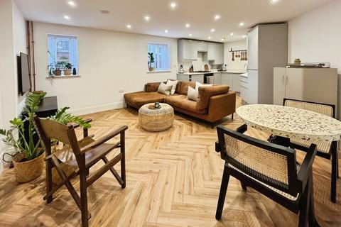Barlow Moor Road, West Didsbury, Manchester, M20