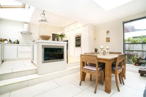 5 West Temple Sheen, London, SW14 7RT