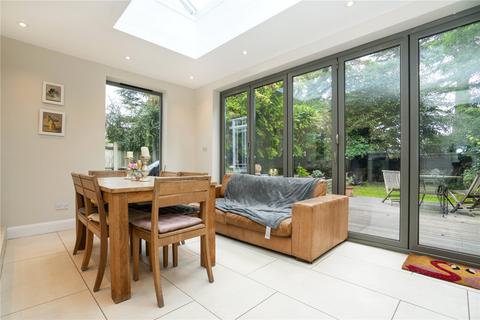 5 West Temple Sheen, London, SW14 7RT