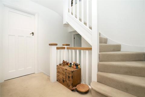 5 West Temple Sheen, London, SW14 7RT