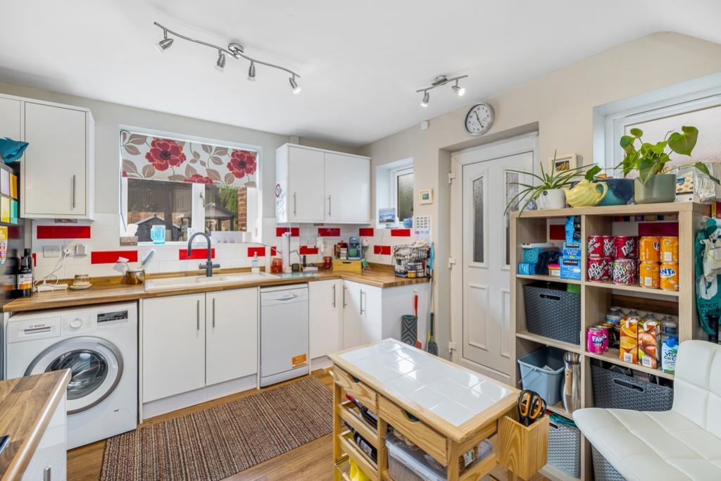 33 Lowgate Avenue (Bicker)-18