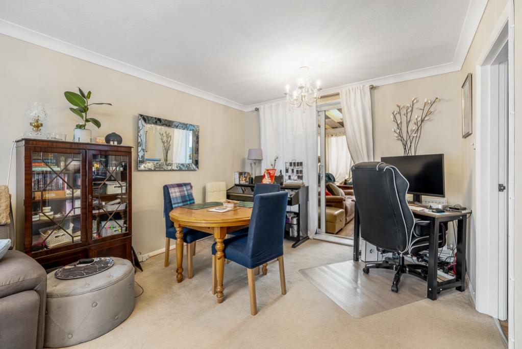 33 Lowgate Avenue (Bicker)-14