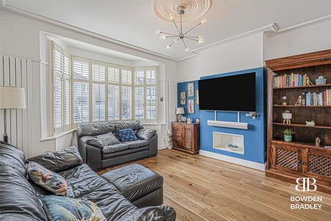 39 Waverley Gardens, Ilford, IG6 1PJ