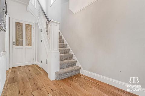 39 Waverley Gardens, Ilford, IG6 1PJ