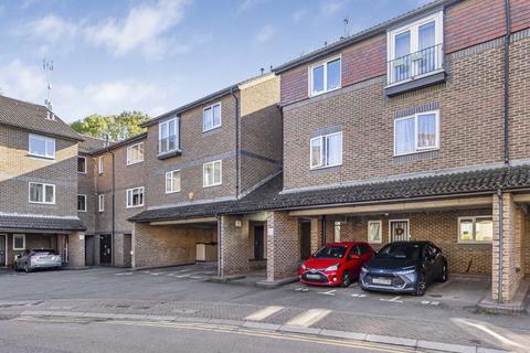 Abbeyfields Close, London NW10