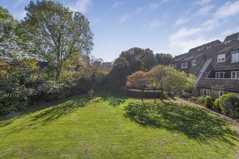 2 bedroom flat for sale, Abbeyfields Close, London NW10