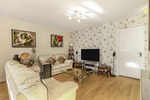 2 bedroom flat for sale, Abbeyfields Close, London NW10