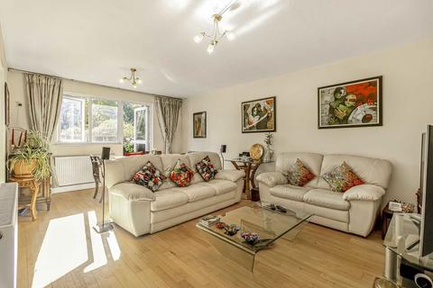 2 bedroom flat for sale, Abbeyfields Close, London NW10