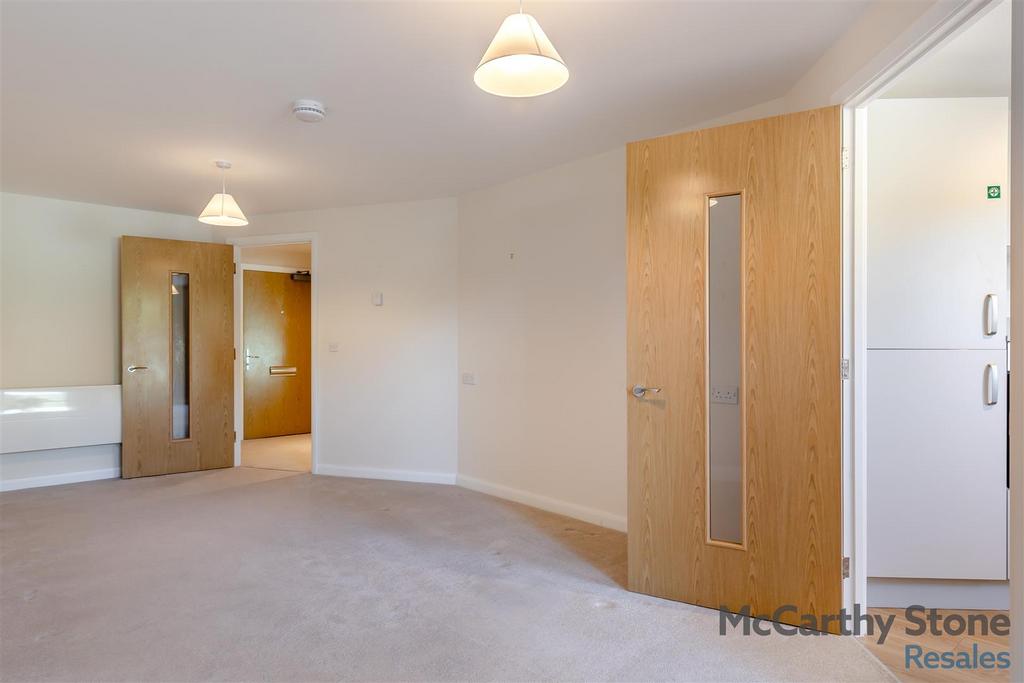 8665059-interior16.jpg