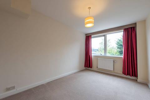2 bedroom flat to rent, Maresfield Gardens, Hampstead, London, NW3