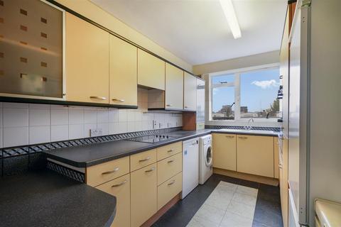 3 bedroom flat for sale, Lansdowne, Carlton Drive, Putney