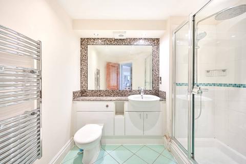 3 bedroom flat to rent, Strand Drive, Kew, Richmond, TW9