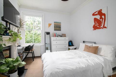 3 bedroom flat to rent, Maplestead Road, London SW2