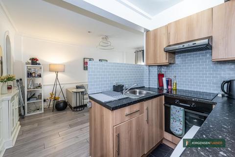 1 bedroom flat for sale, Romney Court, Shepherds Bush, London