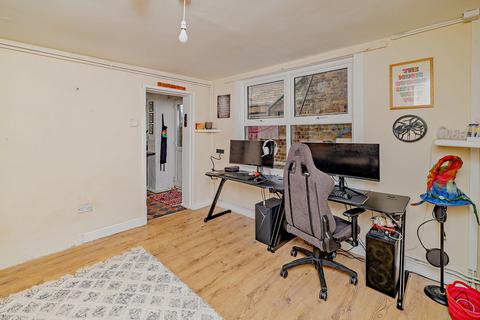 2 Cambrian Terrace, Borth, SY24 5HU