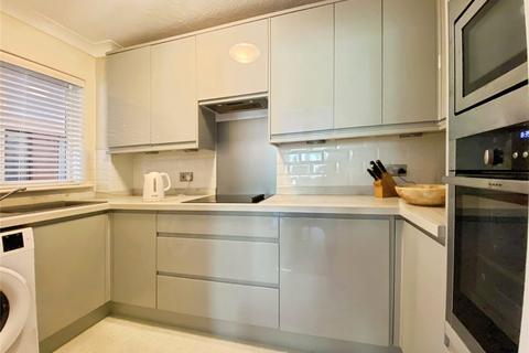 2 bedroom apartment for sale, Reading Road, Wokingham, Berkshire