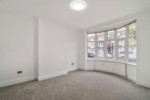 3 bedroom house to rent, Limpsfield Avenue, Thornton Heath