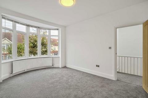3 bedroom house to rent, Limpsfield Avenue, Thornton Heath
