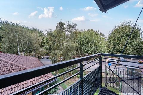 2 bedroom flat for sale, Birkdale Close, London, SE16