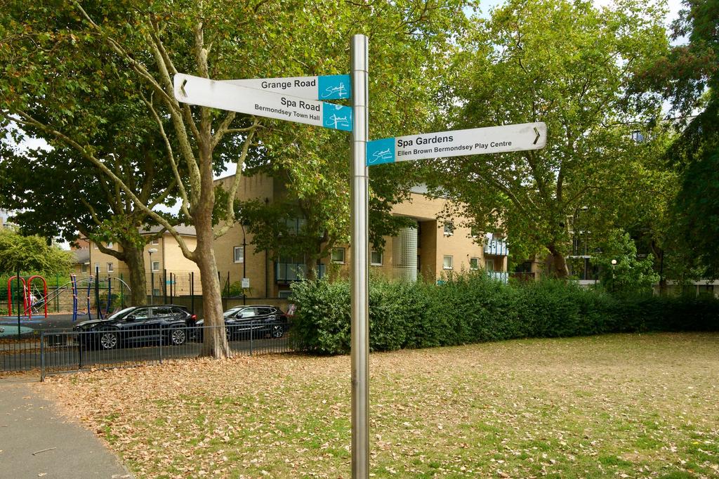 Bermondsey Spa Gardens Sign