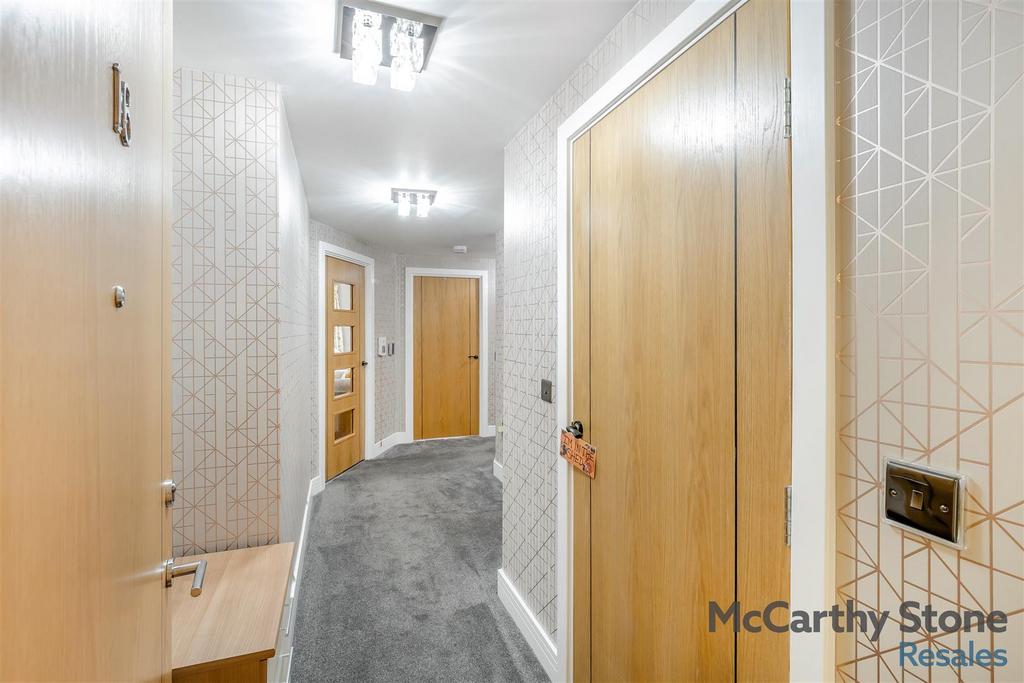 8665303-interior13.jpg
