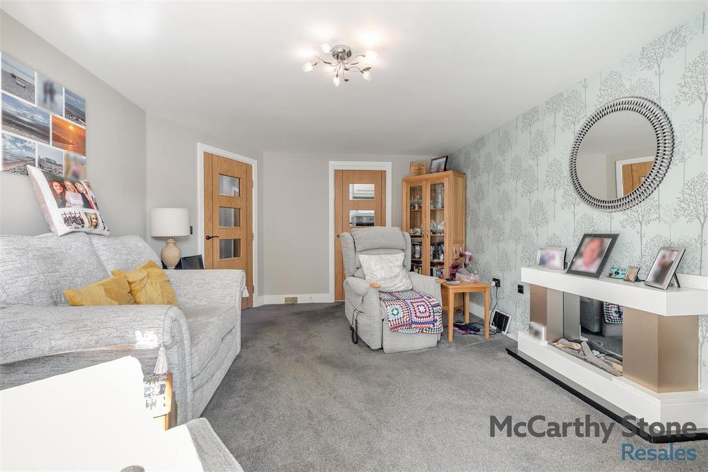 8665303-interior19.jpg
